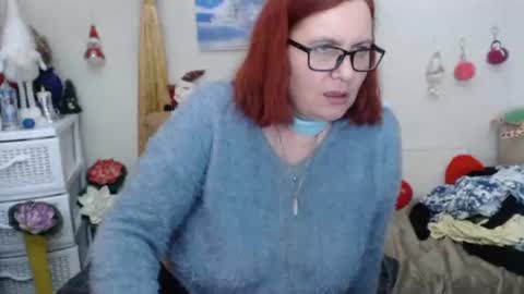 Snapshot of dyannelovee chatting on 01.18.25 Dyanne online show from 01.18.25