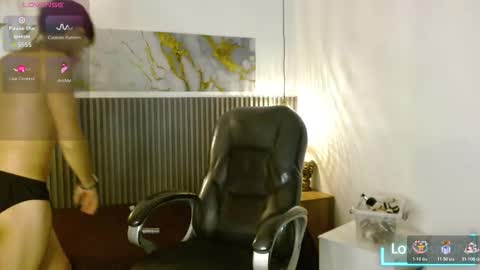 dyla_n18_ online show from 10.31.25