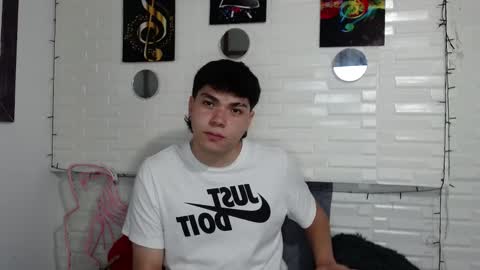 Snapshot of dylan_fooxx chatting on 12.16.25 dylan_fooxx online show from 12.16.25