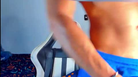 Snapshot of dylan_jake1 chatting on 12.18.25 Dylan online show from 12.18.25