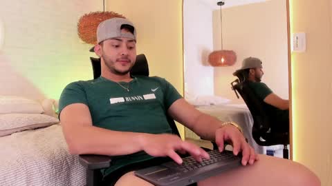 Snapshot of dylan_vega01 chatting on 04.10.26 dylan_vega01 online show from 04.10.26