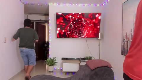 Snapshot of dylanbisex_hot chatting on 12.18.24 Mod Dylan Lilith Alan and Drake online show from 12.18.24