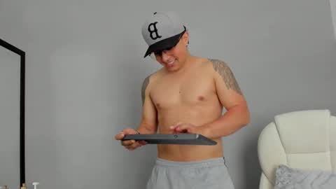   online show from 03.10.25