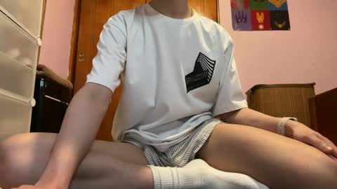 Snapshot of dylannewell chatting on 09.16.25 dylannewell online show from 09.16.25