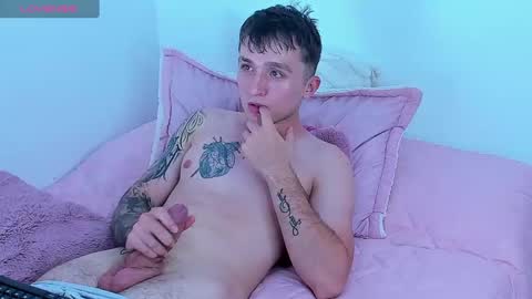 Snapshot of dylanwhite23 chatting on 02.02.25 ---DYLAN--- online show from 02.02.25