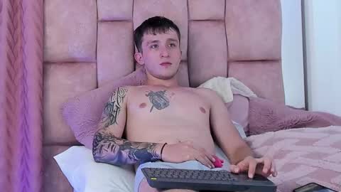 Snapshot of dylanwhite23 chatting on 03.11.25 ---DYLAN--- online show from 03.11.25