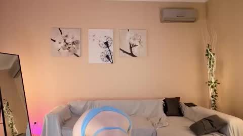 Snapshot of e1ara chatting on 02.13.26 e1ara online show from 02.13.26