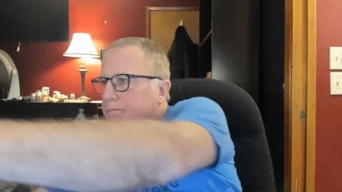 Snapshot of e_rectiom chatting on 01.04.25 Mr Wonderful online show from 01.04.25