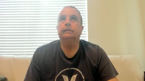 Snapshot of e_rectiom chatting on 03.05.25 Mr Wonderful online show from 03.05.25