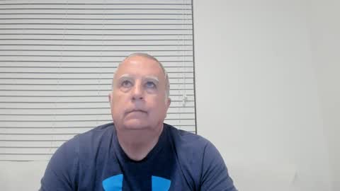 Snapshot of e_rectiom chatting on 10.02.25 Mr Wonderful online show from 10.02.25