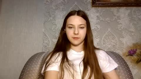 Yuni online show from 04.12.26