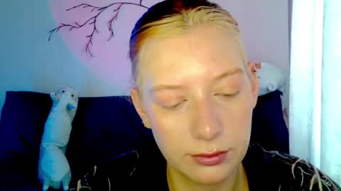 Lily online show from 04.18.26