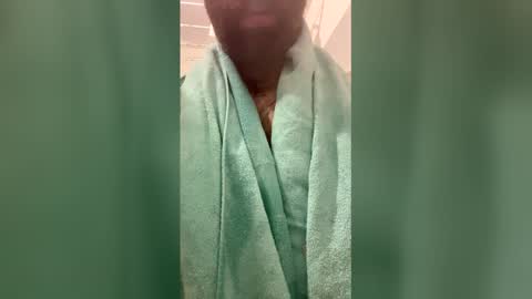 Snapshot of easyfrenchguy chatting on 01.11.26 French Guy online show from 01.11.26