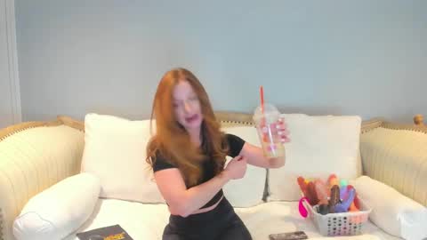 Snapshot of eatmygingersnapps chatting on 01.13.25 Allison online show from 01.13.25