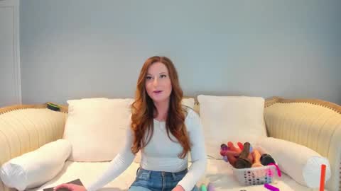 Snapshot of eatmygingersnapps chatting on 02.12.25 Allison online show from 02.12.25