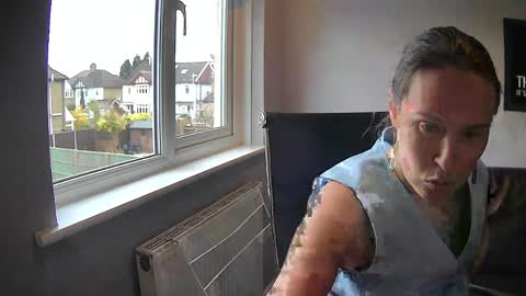 Nadia Ferreira  online show from 04.04.26