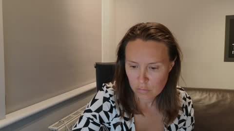 Nadia Ferreira  online show from 05.28.26