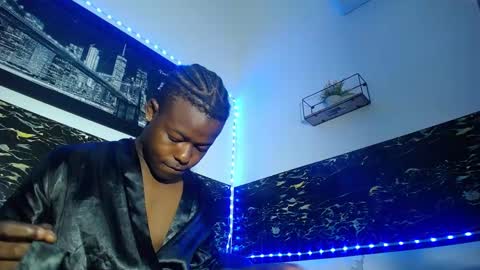 Snapshot of ebonny_stallion chatting on 10.10.25 Chris Palaz online show from 10.10.25