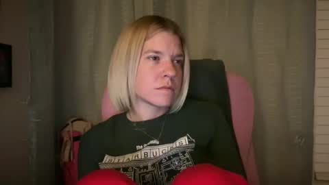 Snapshot of ebony8ivory chatting on 04.20.26 americnbarbie online show from 04.20.26