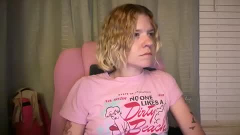 Snapshot of ebony8ivory chatting on 04.24.26 americnbarbie online show from 04.24.26
