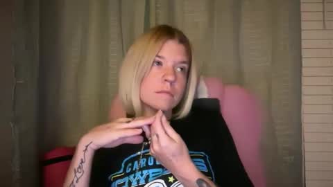 Snapshot of ebony8ivory chatting on 04.29.26 americnbarbie online show from 04.29.26