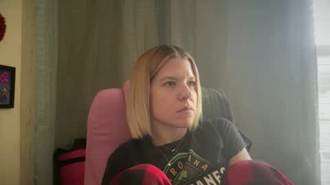 Snapshot of ebony8ivory chatting on 05.02.26 americnbarbie online show from 05.02.26