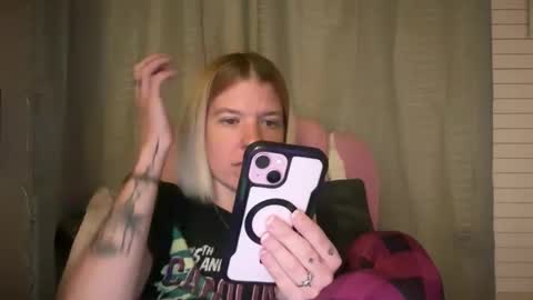 Snapshot of ebony8ivory chatting on 05.10.26 americnbarbie online show from 05.10.26