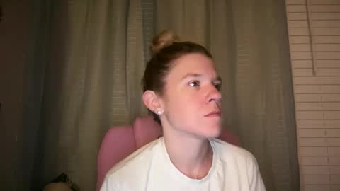Snapshot of ebony8ivory chatting on 05.18.26 americnbarbie online show from 05.18.26
