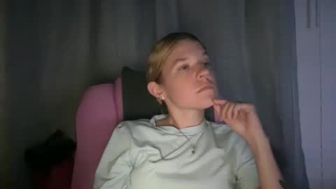 Snapshot of ebony8ivory chatting on 05.20.26 americnbarbie online show from 05.20.26
