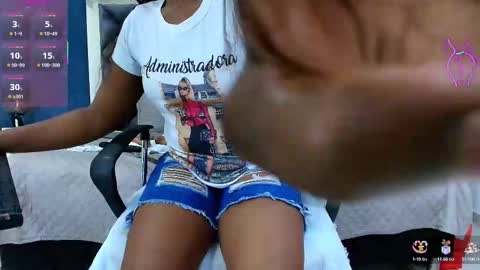 Snapshot of ebony__jheim chatting on 09.25.25 jheim online show from 09.25.25
