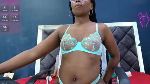 Snapshot of ebony__jheim chatting on 10.01.25 jheim online show from 10.01.25
