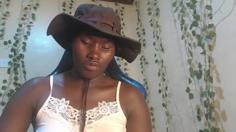 Snapshot of ebony_choco2 chatting on 01.12.25 ebony choco2 online show from 01.12.25