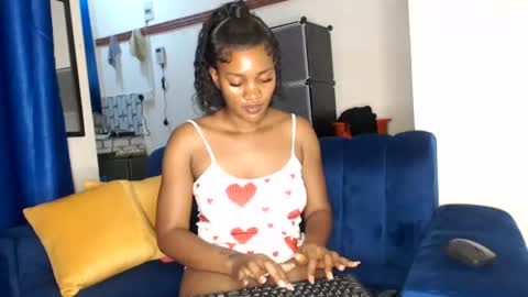 Snapshot of ebony_goddess080 chatting on 06.19.26 Goddess online show from 06.19.26