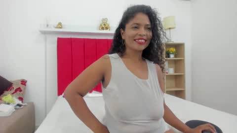 Snapshot of ebony_hot_25 chatting on 09.13.25 ebony_hot_25 online show from 09.13.25