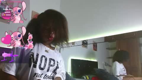Snapshot of ebony_joness1 chatting on 09.21.25 maria online show from 09.21.25