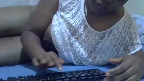 Snapshot of ebony_maria chatting on 11.06.25 ebony_maria online show from 11.06.25