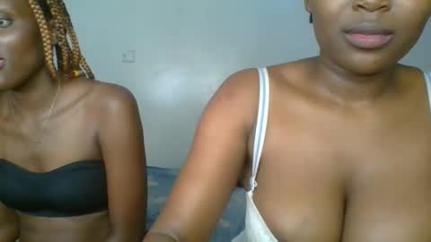 Snapshot of ebony_meeky chatting on 09.13.25 ebony_meeky online show from 09.13.25