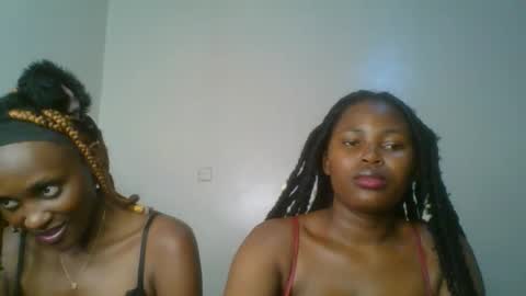 Snapshot of ebony_meeky chatting on 09.18.25 ebony_meeky online show from 09.18.25