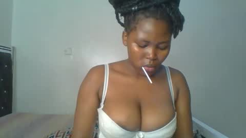 Snapshot of ebony_meeky chatting on 09.21.25 ebony_meeky online show from 09.21.25