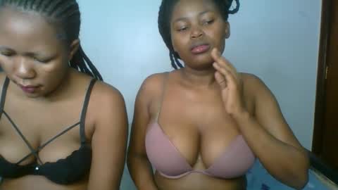 Snapshot of ebony_meeky chatting on 10.10.25 ebony_meeky online show from 10.10.25