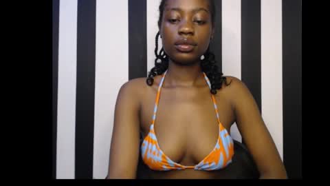 Ella online show from 09.19.25