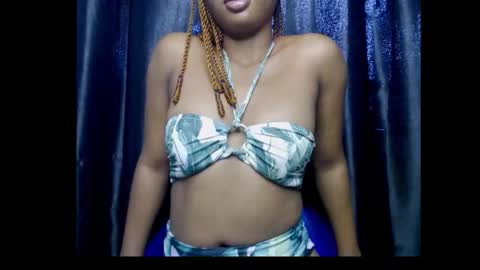 Snapshot of ebony_queenx chatting on 11.16.25 Queen online show from 11.16.25