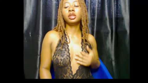Snapshot of ebony_queenx chatting on 11.19.25 Queen online show from 11.19.25