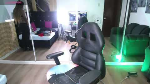 Snapshot of ebony_rizon chatting on 04.16.26 ebony_rizon online show from 04.16.26