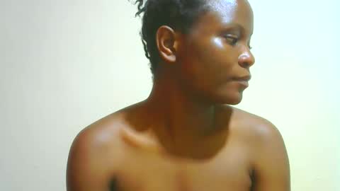 Snapshot of ebony_shan_ chatting on 10.29.25 Shanny online show from 10.29.25