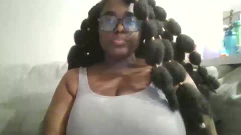 Snapshot of ebonybigtitqueen3 chatting on 11.02.25 ebonybigtitqueen3 online show from 11.02.25