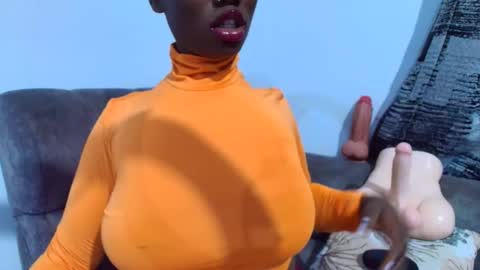 Snapshot of ebonycandymelani chatting on 02.14.26 Ebony Melanie online show from 02.14.26