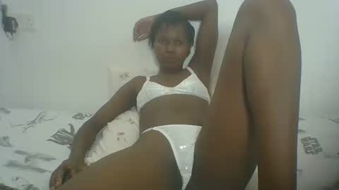 Snapshot of ebonycutegal1996 chatting on 02.16.25 TRIZER online show from 02.16.25