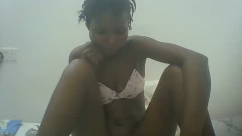 Snapshot of ebonycutegal1996 chatting on 02.17.25 TRIZER online show from 02.17.25