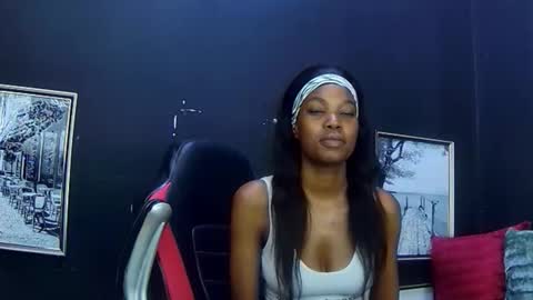 Snapshot of ebonydivaxx chatting on 09.10.25 kimberley online show from 09.10.25